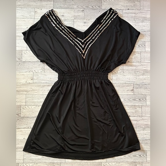 Dresses & Skirts - Black Flowy Dress – Size S